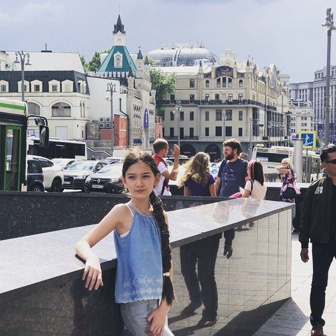 em gai xinh nhu thien than cua thu mon van lam khien dan mang ngat ngay