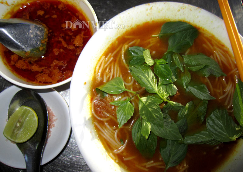 bun bo cay banh cu cai noi tieng o que huong cong tu bac lieu