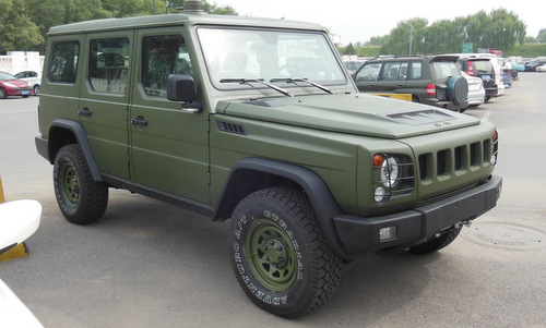 trung quoc khoe phuong tien quan su noi dia ben hon xe mercedes