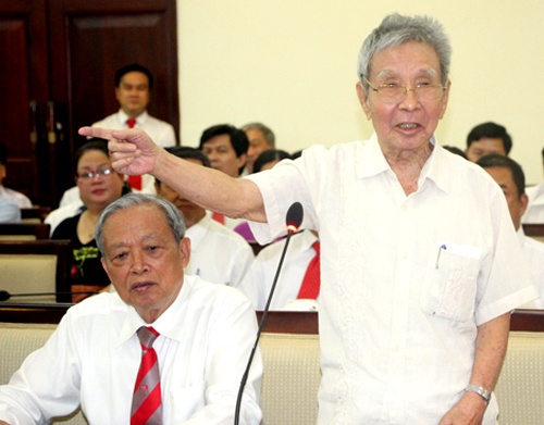 TS Hồ Thiệu Hùng: 'Muốn biết tương lai của giáo dục, nhìn cách cư xử với nhà giáo'