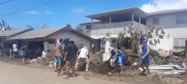 Những hình ảnh đầu tiên về quốc đảo Tonga sau vụ núi lửa dưới đáy biển phun trào -0