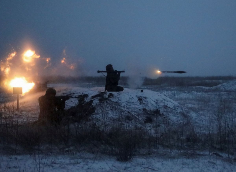 Nga tập trận ngay trước thềm cuộc họp bốn bên về căng thẳng Ukraine