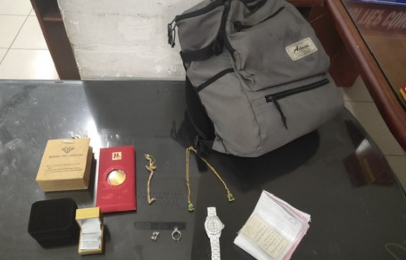 Dùng đèn khò phá cửa đột nhập trộm tài sản trị giá gần 1 tỷ đem về…lì xì vợ -0