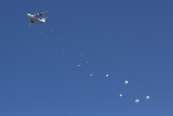 Ukraine tuyên bố bắn hạ 2 máy bay Il-76 Nga chở hàng trăm lính dù