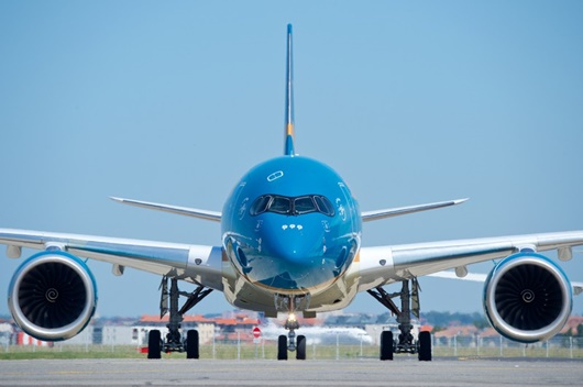 vietnam airlines tam dung khai thac duong bay toi phap va malaysia