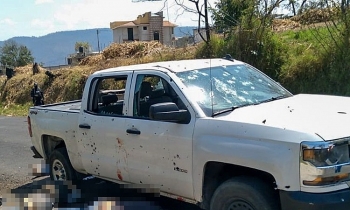 Cảnh sát Mexico bị phục kích, 13 người chết
