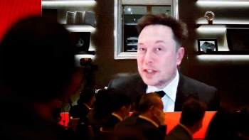 Elon Musk phủ nhận Tesla làm ôtô gián điệp tại Trung Quốc