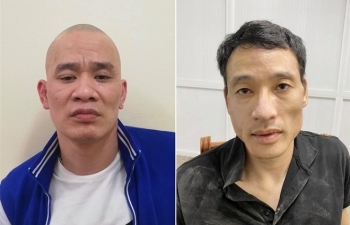 Bắt 2 kẻ dùng xăng đe dọa giết nam nhân viên chung cư ở Hà Nội