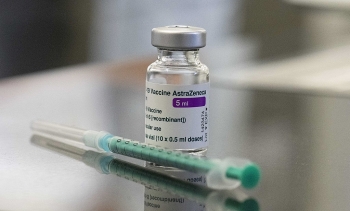 Berlin dừng tiêm vaccine AstraZeneca cho người dưới 60 tuổi