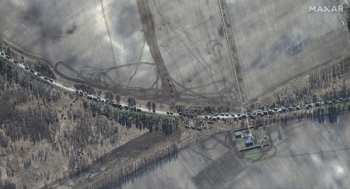 Đoàn xe dài 64km của Nga vây chặt Kiev