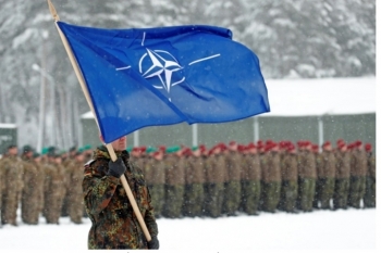 Ukraine sẵn sàng thảo luận về "mô hình phi NATO"