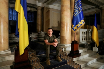 NÓNG: Tổng thống Ukraine sẵn sàng đàm phán với Nga về tình trạng Crimea