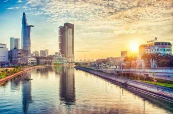 Miền Bắc sương mù, rải rác có mưa; Trung và Nam Bộ trời nắng to