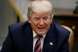 Tổng thống Mỹ Donald Trump kí sắc lệnh dừng nhập cư trong 60 ngày