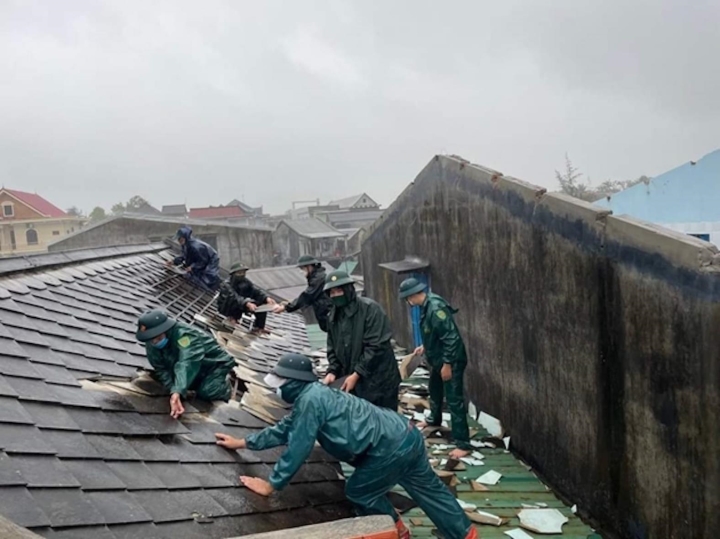 Mưa lũ miền Trung: Thuỷ điện tại Huế xả lũ, nhiều nơi ở Quảng Trị bị chia cắt - 4