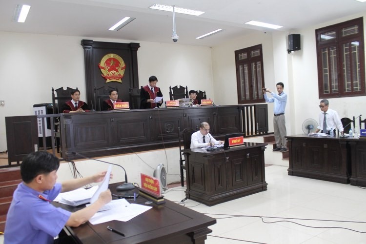 Vụ Lẫm - Quyết: Luật sư đề nghị triệu tập ông Cao Giang Nam đến tranh tụng vu lam quyet luat su de nghi trieu tap ong cao giang nam den tranh tung