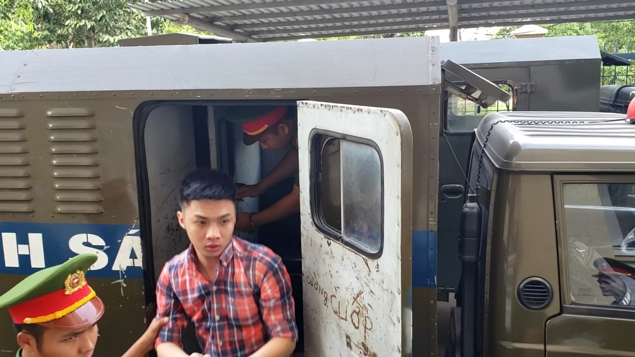 hinh anh moi nhat ve giang 36 cung dan em bi dua ra xet xu