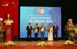 ba nu tien si viet vao top 100 nha khoa hoc tieu bieu chau a