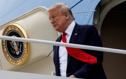 choi ran voi tq ong trump dang cam dao dang luoi