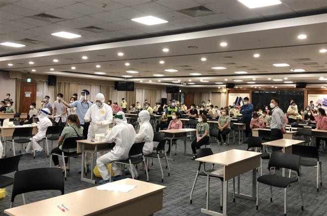 Hai công nhân dương tính với SASR-CoV-2, Công ty Samsung xét nghiệm trong đêm - 2