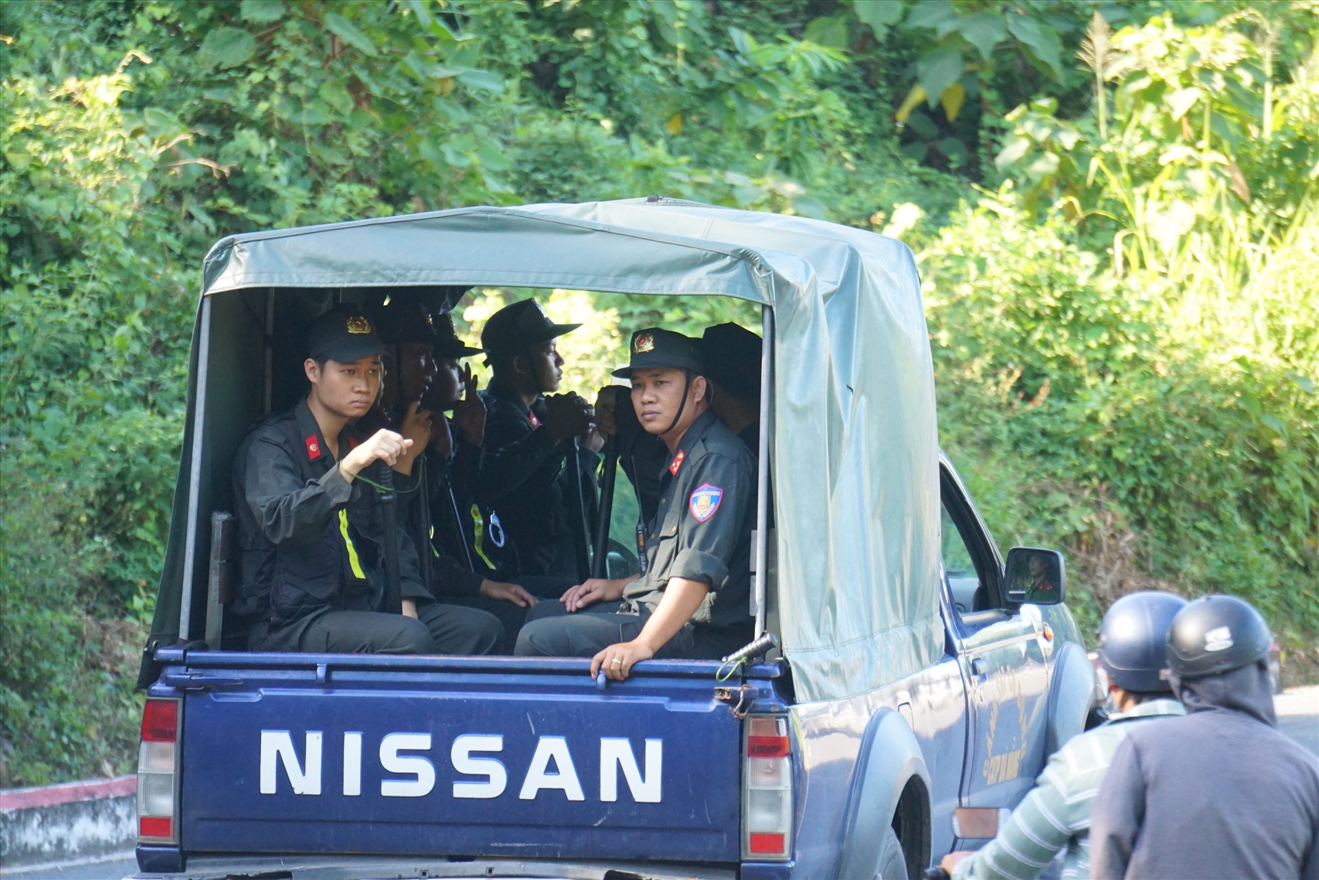 canh sat bo doi da nang bang rung truy bat pham nhan o deo hai van