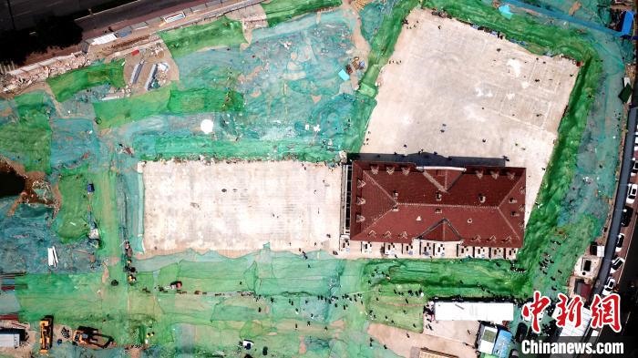 trung quoc dich chuyen ngoan muc toa nha 2600 tan trong 82 phut