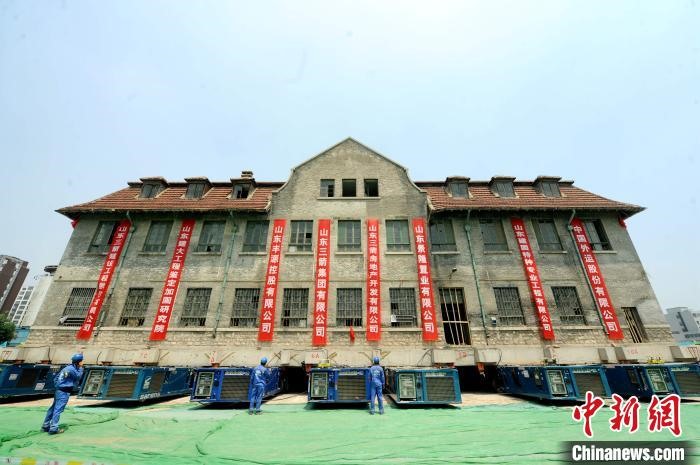 trung quoc dich chuyen ngoan muc toa nha 2600 tan trong 82 phut