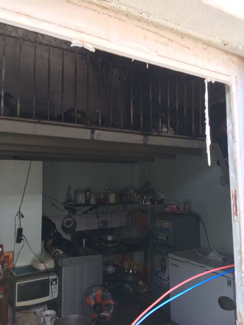 Cháy phòng trọ ở Sài Gòn, cha và con gái chết, mẹ bị bỏng nặng chay phong tro o sai gon cha va con gai chet me bi bong nang