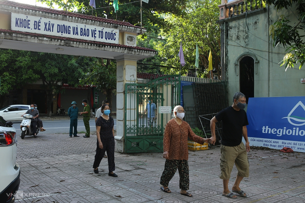 TP Vinh phong tỏa 5.000 dân vì có ca nghi nhiễm