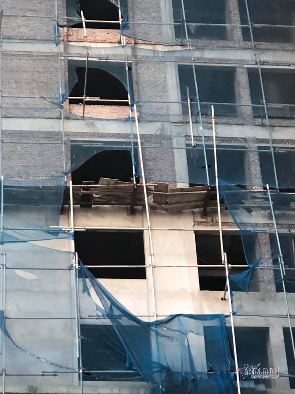 bat gian giao cong nhan o hai duong roi tu tang 14 tu vong