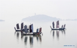 Hồ nước ngọt lớn thứ 2 ở Trung Quốc trên mức báo động 15 ngày liên tiếp