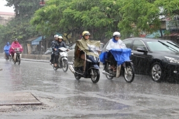 Dự báo thời tiết ngày 5/7: Bắc Bộ mưa lớn, vùng áp thấp tiến vào Biển Đông