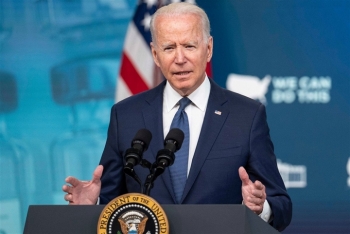 Ông Biden tuyên bố ‘gõ cửa từng nhà’ để đạt mục tiêu tiêm chủng