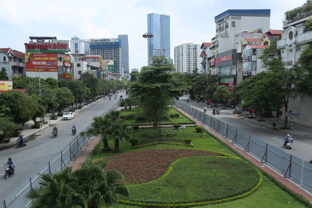 Hà Nội xén dải phân cách, mở rộng tuyến đường trung tâm Hà Nội xén dải phân cách, mở rộng tuyến đường trung tâm