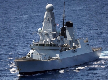 Tàu chiến Anh sắp triển khai tới Biển Đông phải quay đầu về nước vì hỏng nặng