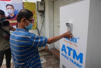 Ngày đầu “ATM khẩu trang” miễn phí hoạt động: Thiếu nguồn cung phát cho dân