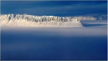 Thềm băng Bắc Cực cuối cùng còn nguyên vẹn ở Canada sụp đổ