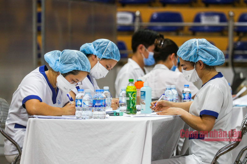 Quận Đống Đa hoàn thành tiêm vaccine cho ba phường -4