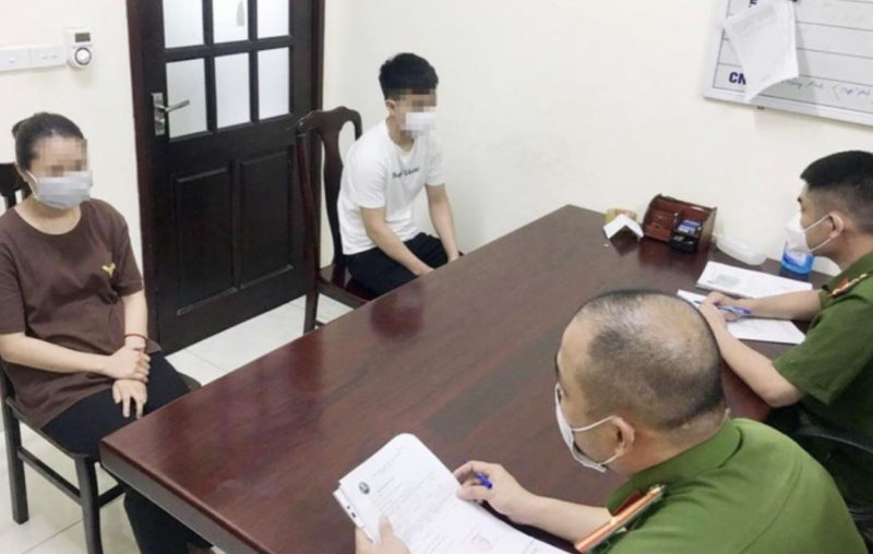Dùng xe cứu thương chở người “thông chốt” từ Vinh về Hà Nội, tài xế bị phạt 35 triệu đồng -1