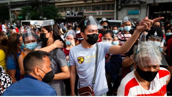 Dân Philippines đổ xô đi tiêm trước phong tỏa, thành phố Trung Quốc thành ổ dịch - 1