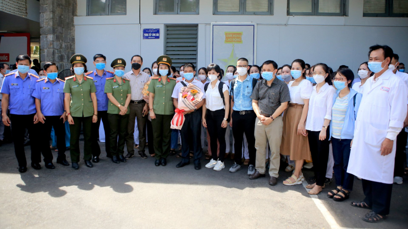 Đoàn thầy thuốc Bệnh viện Trung ương Huế lên đường hỗ trợ TP Hồ Chí Minh chống dịch -0