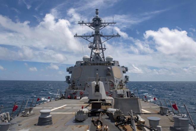 Bộ trưởng Quốc phòng Mỹ: Trung Quốc còn lâu mới theo kịp năng lực hải quân Mỹ - 1