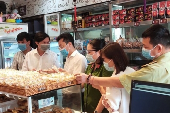 Hà Nội: Kiểm tra đột xuất 3 cơ sở sản xuất bánh trung thu truyền thống, phát hiện một số sai phạm