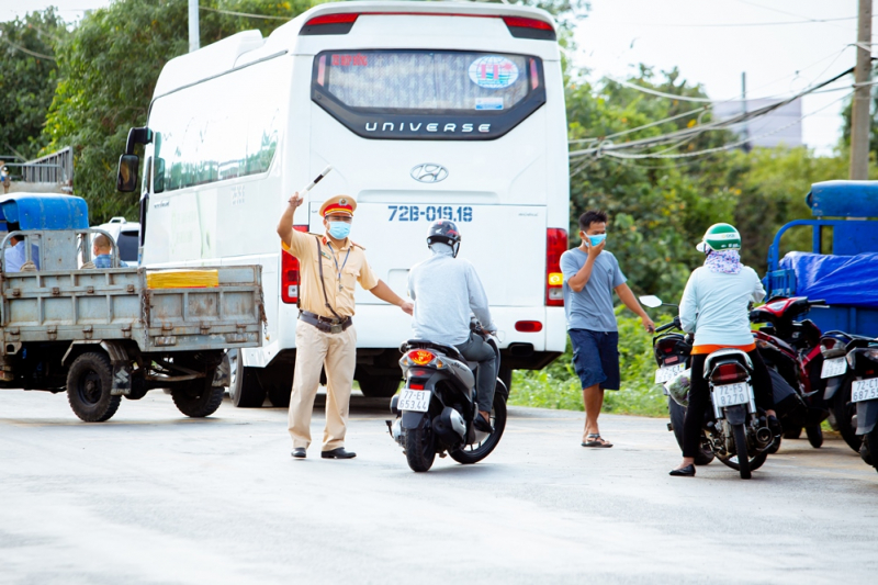 Năm người dương tính với SARS-CoV-2 khai báo gian dối để “thông chốt” -0