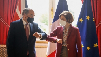 Căng thẳng leo thang, Bộ trưởng Quốc phòng Pháp hủy họp với người đồng cấp Anh