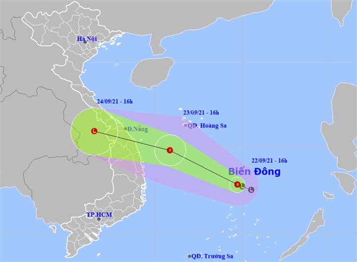 Áp thấp nhiệt đới hình thành trên Biển Đông, hướng vào các tỉnh Trung Bộ - 1