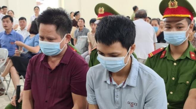 Tuyên phạt 12 tháng tù chủ quán nướng bắt khách quỳ xin lỗi vì 'bóc phốt' đồ ăn - 1