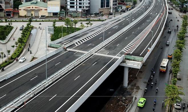 Cầu cạn 5.300 tỷ đồng ở Hà Nội sắp thông xe vẫn chưa có lối lên xuống - 1
