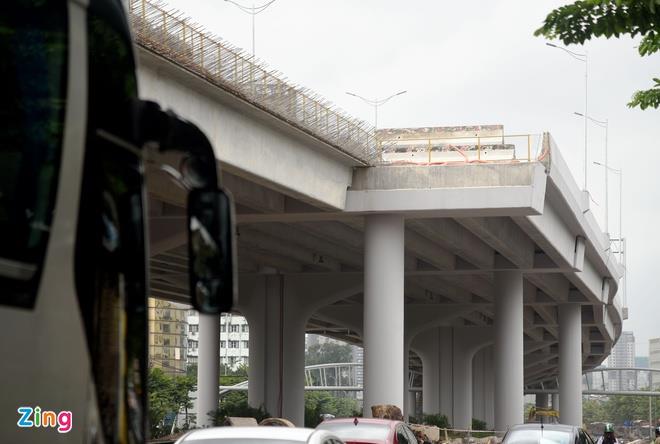 Cầu cạn 5.300 tỷ đồng ở Hà Nội sắp thông xe vẫn chưa có lối lên xuống - 2