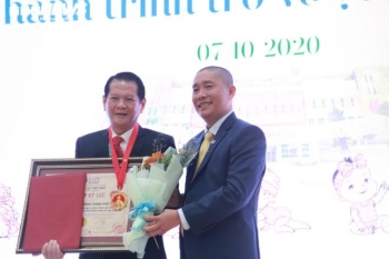 Trao bằng kỷ lục Việt Nam cho ca phẫu thuật tách rời Trúc Nhi - Diệu Nhi